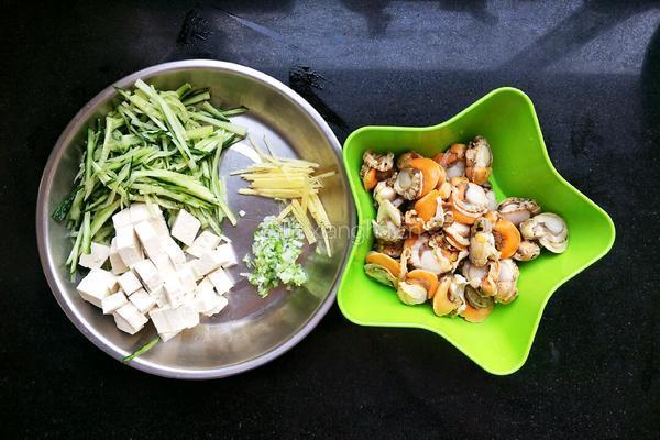 扇贝豆腐汤的做法图解2