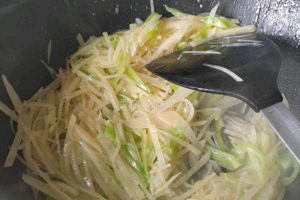 青椒土豆丝的做法图解2
