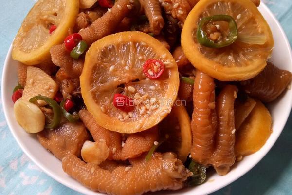 网红柠檬鸡脚的做法图解1