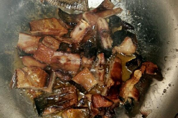 豆豉辣椒蒸腊鱼的做法图解3