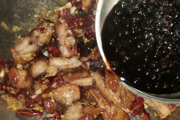 豆豉辣椒蒸腊鱼的做法图解5