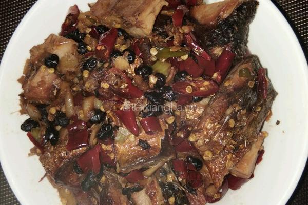 豆豉辣椒蒸腊鱼的做法图解7