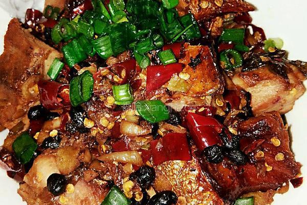 豆豉辣椒蒸腊鱼的做法图解9
