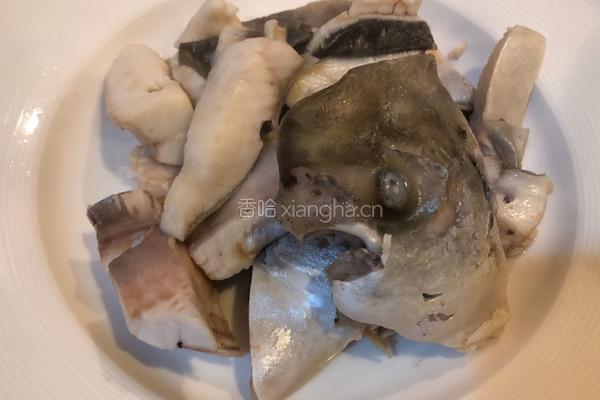 斗枪鱼&萝卜鱼汤的做法图解6
