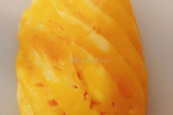菠萝咕噜肉的做法图解1