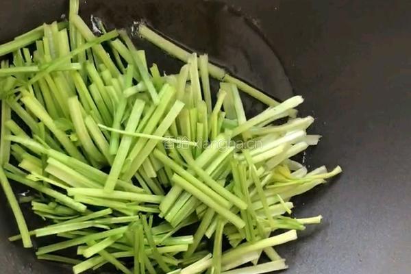 毛芹炒土豆丝的做法图解5