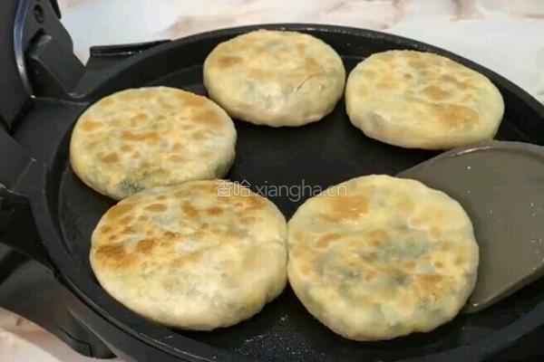 凉了不硬的韭菜盒子的做法图解17