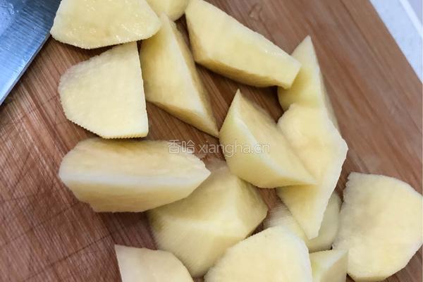 土豆炖茄子的做法图解2