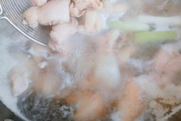 干蘑菇炖鸡块的做法图解8