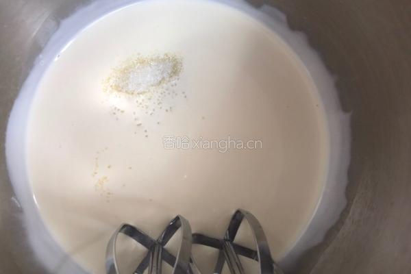 葡萄干奶油蛋糕卷的做法图解14