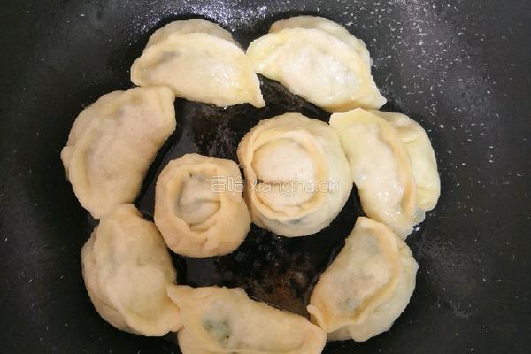 简单水煎包的做法图解1