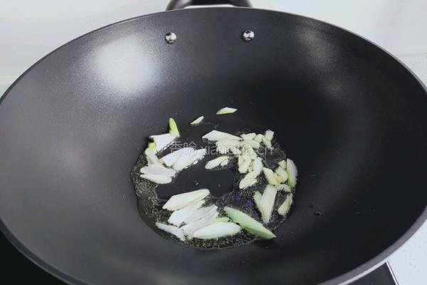 辣椒炒猪头肉的做法图解4