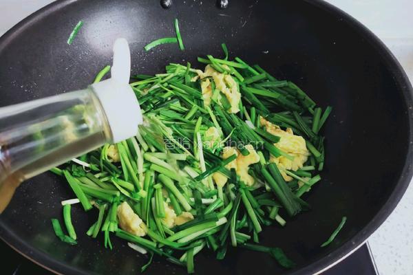 韭菜炒鸡蛋的做法图解5