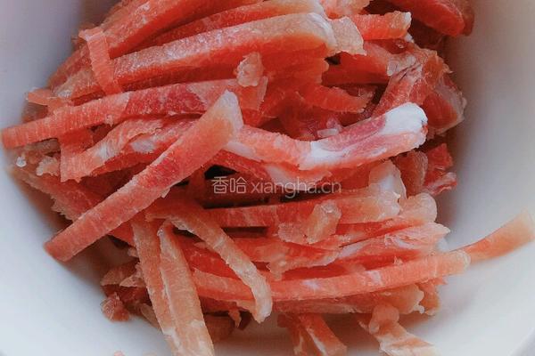 凉拌菠菜肉丝粉的做法图解3