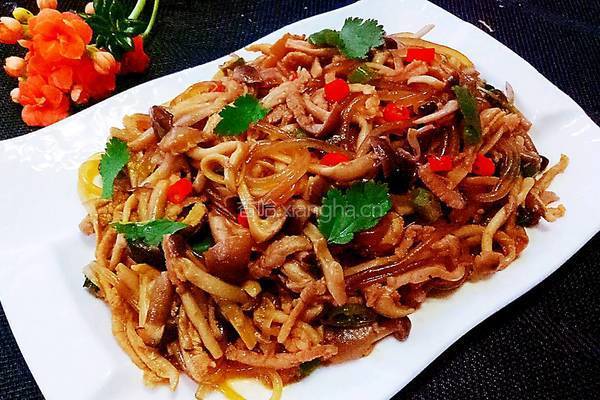 海鲜菇肉丝炒粉的做法图解12