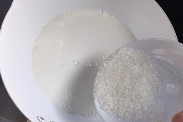 牛奶布丁的做法图解2