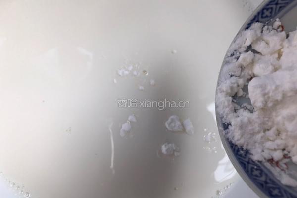 牛奶布丁的做法图解3
