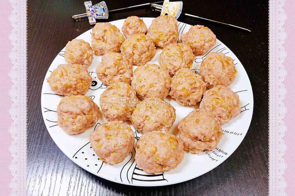  蒸香芹藕丁肉丸