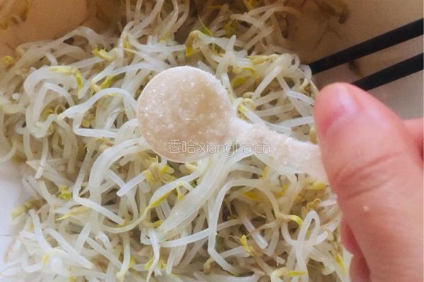 凉拌绿豆芽的做法图解6