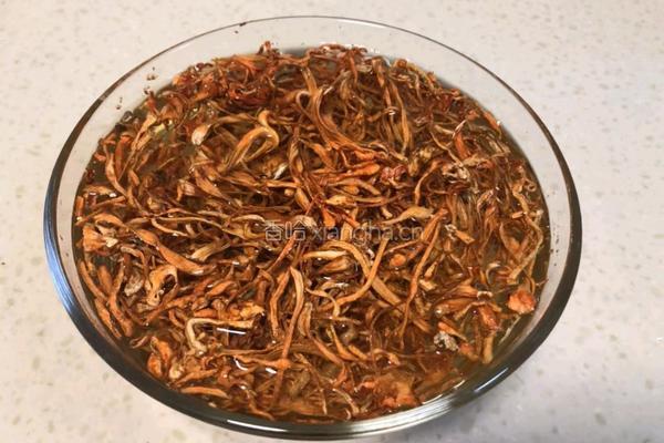 虫草花拌杂蔬的做法图解1