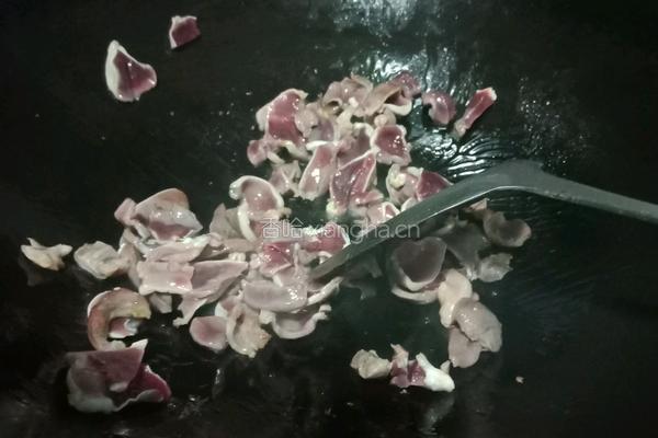 鸭胗炒青椒的做法图解3