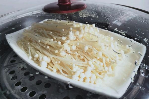 剁椒金针菇的做法图解3