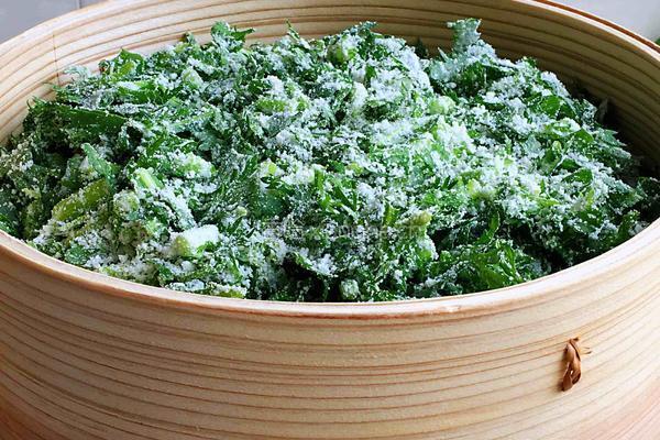 粉蒸茼蒿的做法图解6