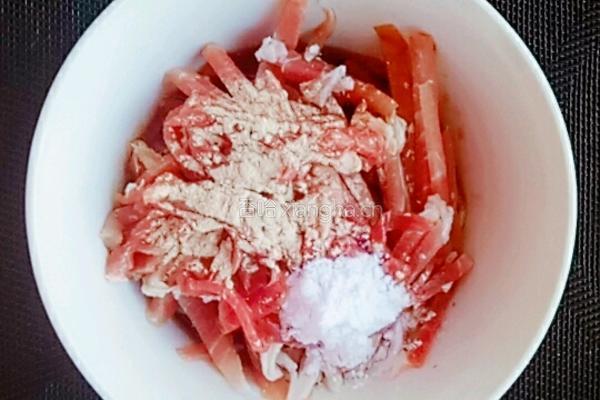 酱香酸菜肉丝粉的做法图解7