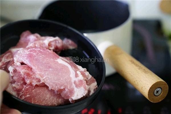 大葱肉段烧大闸蟹的做法图解2