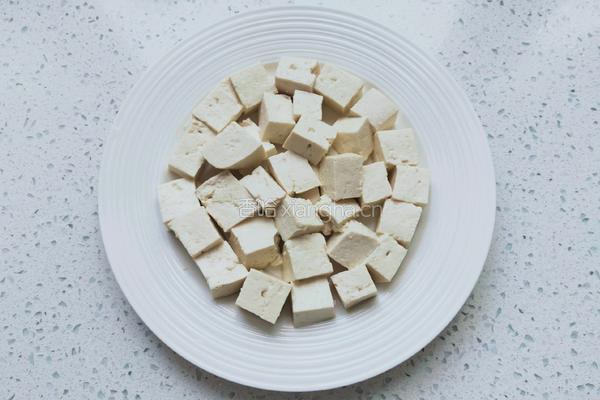 肉末蒸豆腐的做法图解2