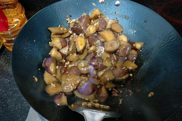 鱼香肉末茄子的做法图解7
