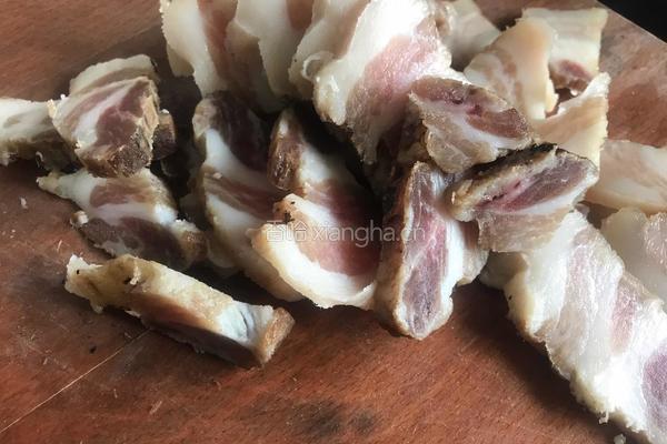 蒜香腊肉的做法图解1