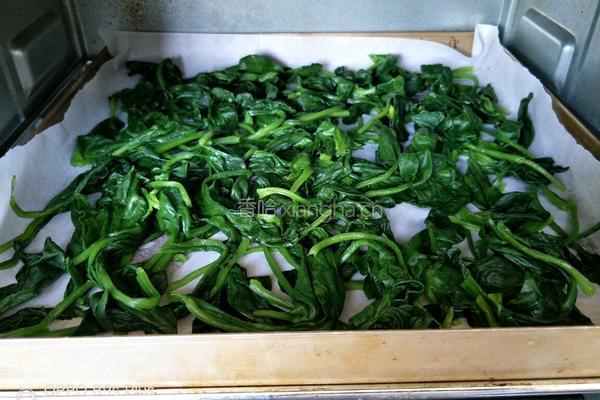 制作宝宝辅食菜粉的做法图解4