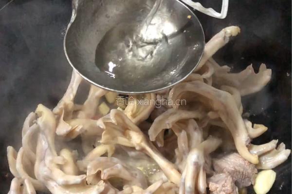 鸭爪焖排骨的做法图解5