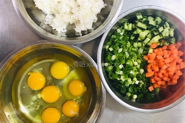 蛋炒饭的做法图解1