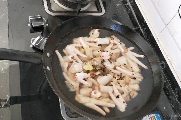 泡椒鸡爪的做法图解2