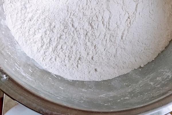 豆面甜花卷的做法图解1