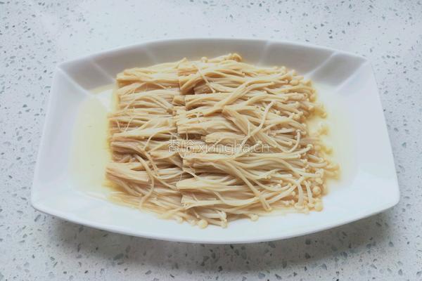 午餐肉蒸金针菇的做法图解4