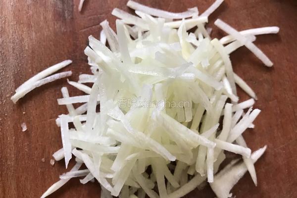 鲜橙萝卜（止咳化痰）的做法图解1