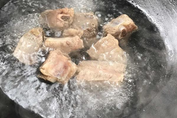 腐竹蒸排骨的做法图解2