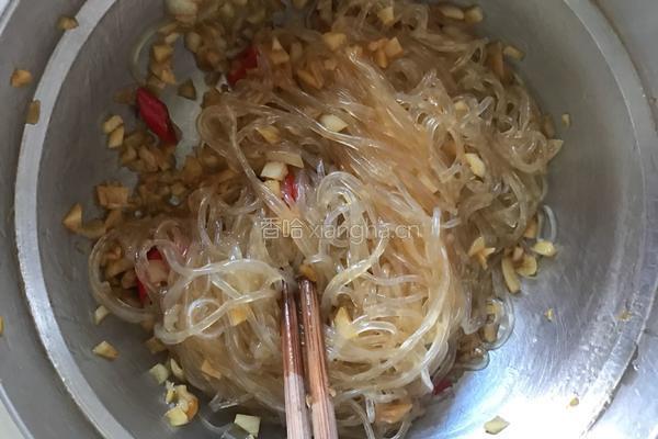 蒜蓉粉丝蒸扇贝的做法图解6