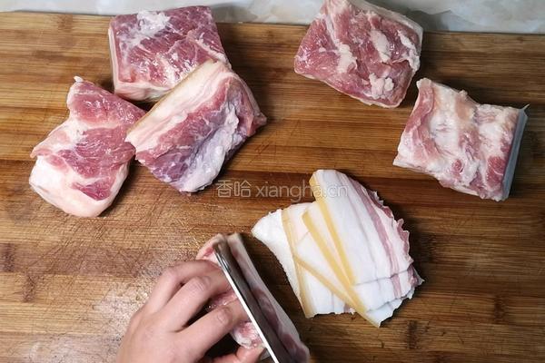 川味粉蒸肉的做法图解1
