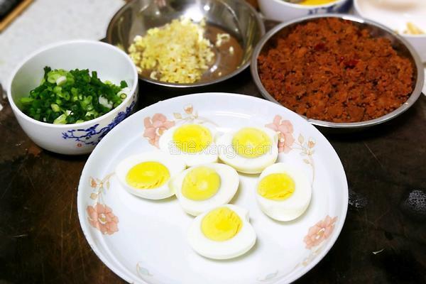 肉沫汤河粉的做法图解1
