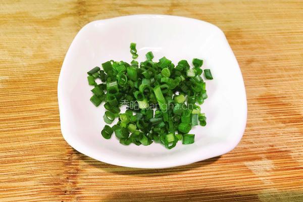 番茄鸡蛋盅的做法图解2