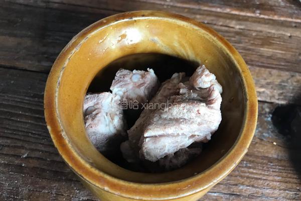 美白养颜汤（茯苓炖排骨）的做法图解2