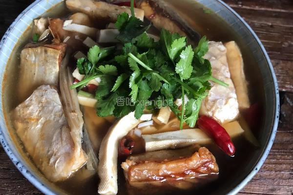豆腐干炖腊鱼的做法图解11