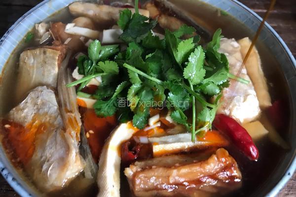 豆腐干炖腊鱼的做法图解12