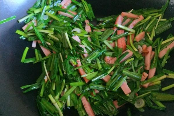 新文美食 鸡蛋韭菜豆皮花的做法图解7