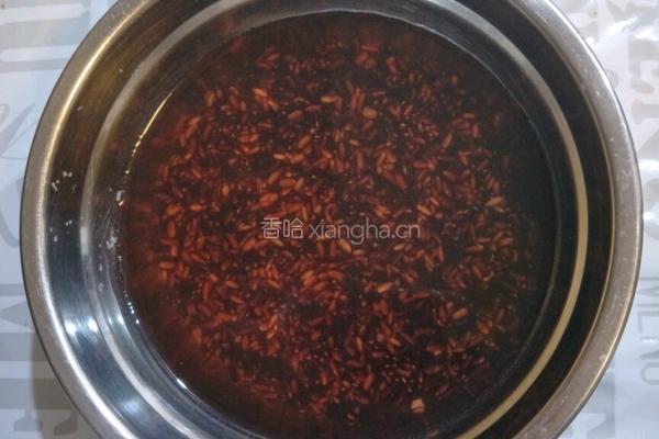 蒸紫糯米草莓大福的做法图解1