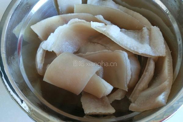 蛋蛋蔬菜猪皮动的做法图解1